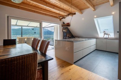 Neuwertiges Penthouse in Pörtschach mit Blick über den Wörthersee!