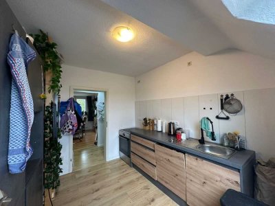 ***Moderne zwei Zimmer Dachgeschosswohnung***