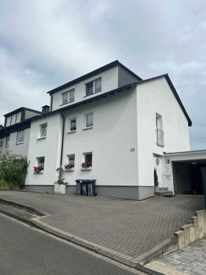 Wunderschöne  117  m² -Wohnung mit Dachterrasse in schöner ruhiger Lage