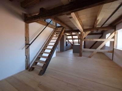 Aach - DG - wundervolle helle Denkmalgeschützte 4,5-Zimmer-Wohnung