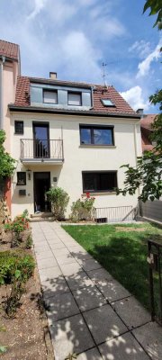 Geräumiges 7-Zimmer Reihenhaus in Stuttgart Nord