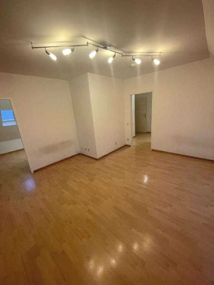 Ansprechende 3-Zimmer-DG-Wohnung zur Miete in Duisburg