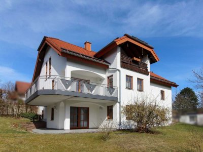 Charmantes Dreifamilienhaus in bester Lage - Herrlicher Rhönblick in Gersfeld