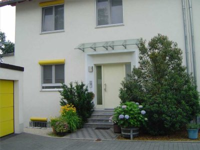 Refugium im Grünen - Luxoriöse 8-Zimmer-  Doppelhaushälfte mit großem Grundstück in Erlensee