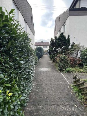 Charmantes Reiheneckhaus in ruhiger Lage - renovierungsbedürftig und sofort verfügbar ...