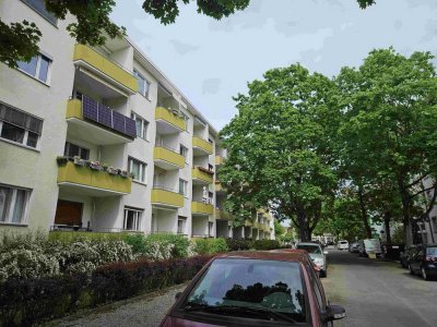 Wohnen in Neu-Westend, 1 Zimmer mit Südbalkon