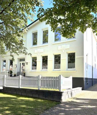 Wohnen und Arbeiten in stilvoller Stadtvilla im Bestzustand mit Nebengebäude und Doppelgarage!!!
