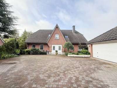 Gepflegtes Zweifamilienhaus mit großem Grundstück