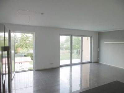 Karlsdorf: Großz. Maisonette, EBK, 2 Bäder, Gäste-WC, VRR, Klima, Dachter., Blk., Kellerr., Waschr.
