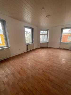 Gepflegte 3-Zimmer Wohnung im 2. OG in Hof Innenstadt