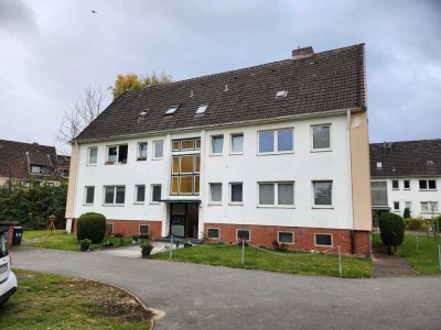 Gatermann Immobilien: Sanierte 2-Zimmer-Wohnung mit Einbauküche in Itzehoe - Wellenkamp
