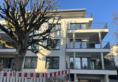 3-Zimmer-Wohnung mit luxuriöser Innenausstattung mit EBK in Königstein im Taunus