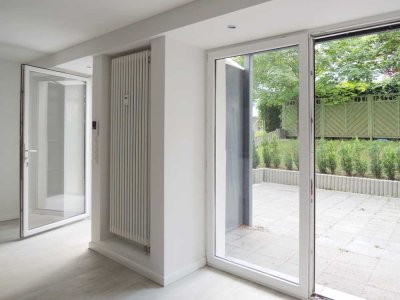 Ruhe Oase in zentraler Lage / Großzügige Süd-Terasse im Altbau mit separatem Eingang &  Viel Grün