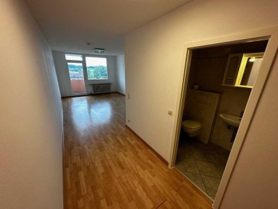 Helle 1-Zi. Wohnung mit Westbalkon und Zusatzraum direkt gegenüber der Wohnungstüre (provisionsfrei)