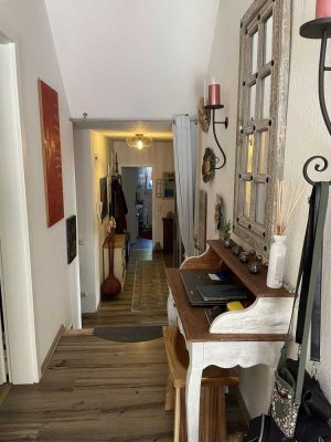 Neuwertige Wohnung mit drei Zimmern und Balkon in Ockenfels
