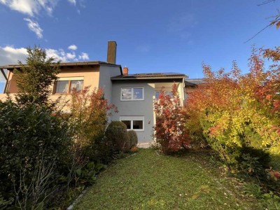 Voll möbliertes 5-Zi.-Reihenmittelhaus mit Einbauküche und Garten in Lappersdorf
