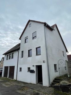 Geräumiges Zweifamilienhaus in Weinsberg-Grantschen