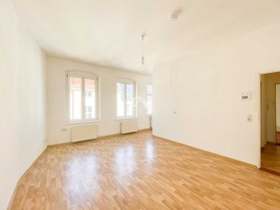 PROVISIONSFREI | PERFEKTE SINGLEWOHNUNG IN REPRÄSENTATIVEM ALTBAU IM SAMARITERKIEZ |