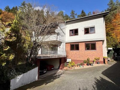 KL-Hohenecken - Gepflegtes Mehrfamilienhaus mit Doppelgarage in ruhiger Waldrandlage