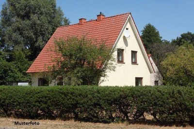 Einfamilienhaus mit Carport