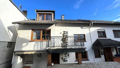 LandLust! Einziehen und wohlfühlen! 1 bis 2-Familienhaus mit Garage und separatem Traum-Garten!