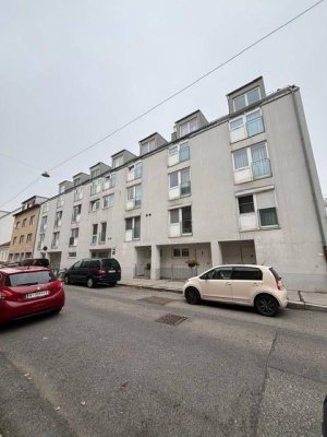 Charmante Wohnung mit guter Anbindung und günstigen Betriebskosten und Klimaanlage