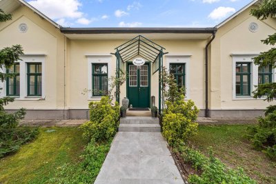 Stilaltbau mit historischem Flair in Strandbadnähe
