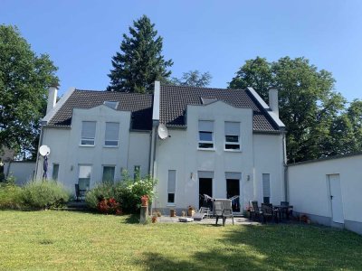 Rösrath - Exklusive und moderne Doppelhaushälfte in zentraler und ruhiger Lage