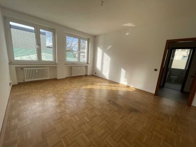 2 Zimmer - Wohnung in  D.-Unterbach zu vermieten.