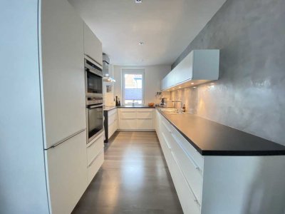 Ein Hauch von Luxus in Stadtnähe - Wohnung - top renoviert