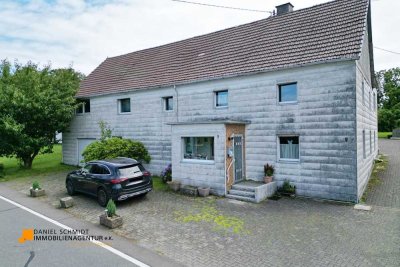 Viel Platz für Ihre Ideen – Sanierungsobjekt mit XXL-Grundstück in Marienheide