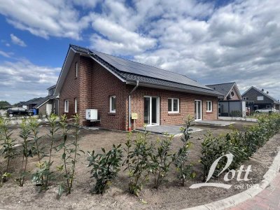 **Neubau - Ebenerdige Haushälfte mit Carport!**