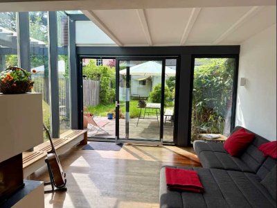 Modernisiertes Reihenhaus mit PV, Solarthermie & zentraler Lage