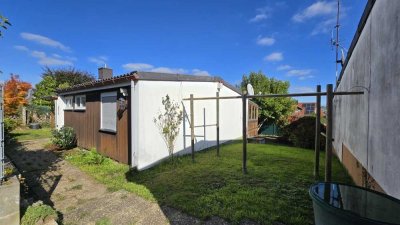 Besonderer, freistehender Bungalow in Atriumbauweise mit Aussicht, großer Loggia, Garten und Garage!