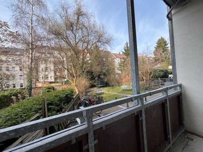 * Single-Wohnung * Balkon * Bad mit Wanne * Tageslichtküche * EBK *