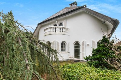 TRAUMHAFTES ANWESEN IN BESTLAGE � 190qm Villa mit in Langenfeld