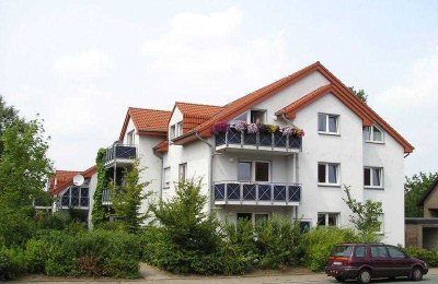 Helle, frisch renovierte 3-Zimmer-Wohnung mit Balkon und Tiefgaragenstellplatz