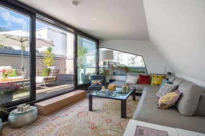 Verstecktes Juwel im Herzen der Maxvorstadt: Modernes Townhouse in ruhiger Hoflage