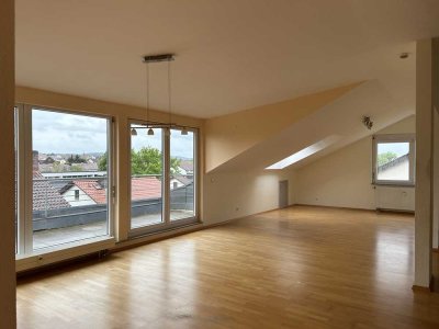 Sonnige 4-Zimmer-Dachgeschosswohnung mit Dachterrasse in Nellmersbach von privat
