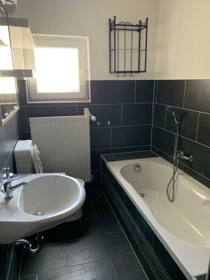 Erstbezug nach Sanierung: freundliche 3-Zimmer-Wohnung mit Einbauküche in Coburg