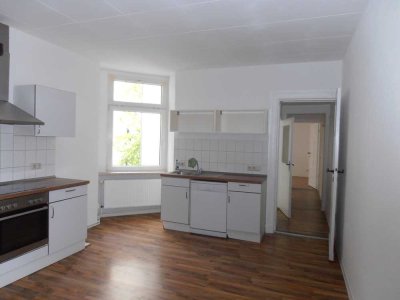 Frisch renovierte 3,5-Raum-Wohnung mit EBK am Hasselbachplatz erwartet Sie!