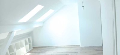 Dachgeschosswohnung mit viel Licht in Aschaffenburg