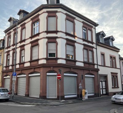 frisch renovierte Altbauwohnung 4-Zimmer Wohnung im 2. OG in Kaiserslautern Innenstadt