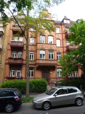 Renovierte 3 Zimmer Dachgeschosswohnung in Wiesbaden