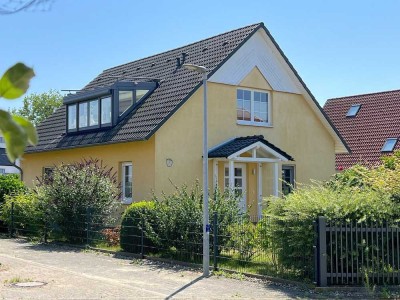Sehnsuchtsort Usedom. Modernes Landhaus mit zwei Wohnungen und Seeblick.