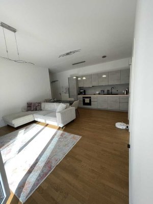 Exklusive, neuwertige 2-Zimmer-Wohnung mit sonnigem Balkon, EBK & Blick ins Grüne