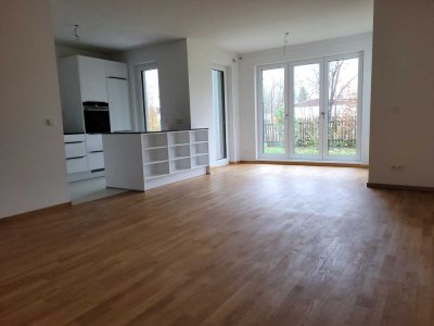Exklusive 2-Zimmer-Whg ca. 82 m² mit Terrasse und großem Garten!