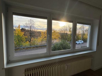Helle 3,5-Zimmer-Wohnung mit Hinterhofterrasse (76qm) im EG in Eppelborn Hierscheid