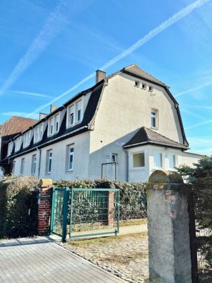 Voll renovierte 2-Raum-Wohnung, mit separatem Eingang und unverbautem Blick über Felder und Wiesen !