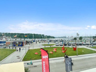 Travemünde: einmalige Lage an der Trave – Wohnung mit Blick auf vorbeiziehende Schiffe